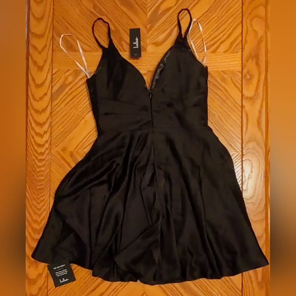 Lulu's remarkable romance black satin skater dress with pockets - Picture 7 of 9